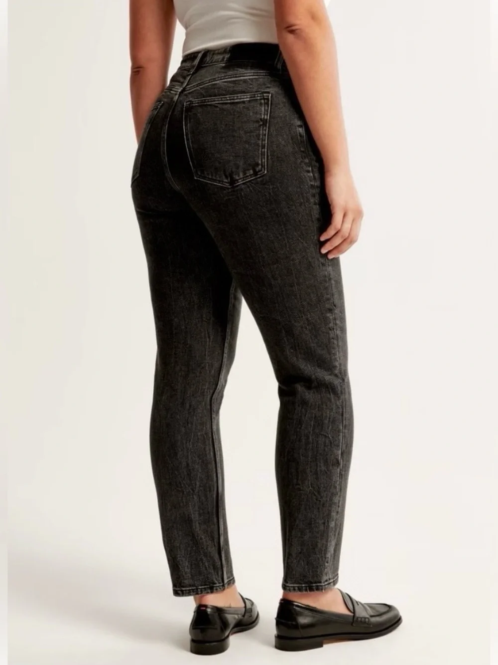 Abercrombie & Fitch The Mom High Rise Jeans Denim Washed Black Size 30/10 Womens